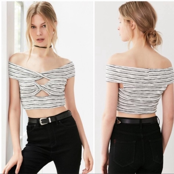 Urban Outfitters Multicolor Cream Knit Twist Front Off Shoulder Crop Top Blouse - Picture 11 of 13